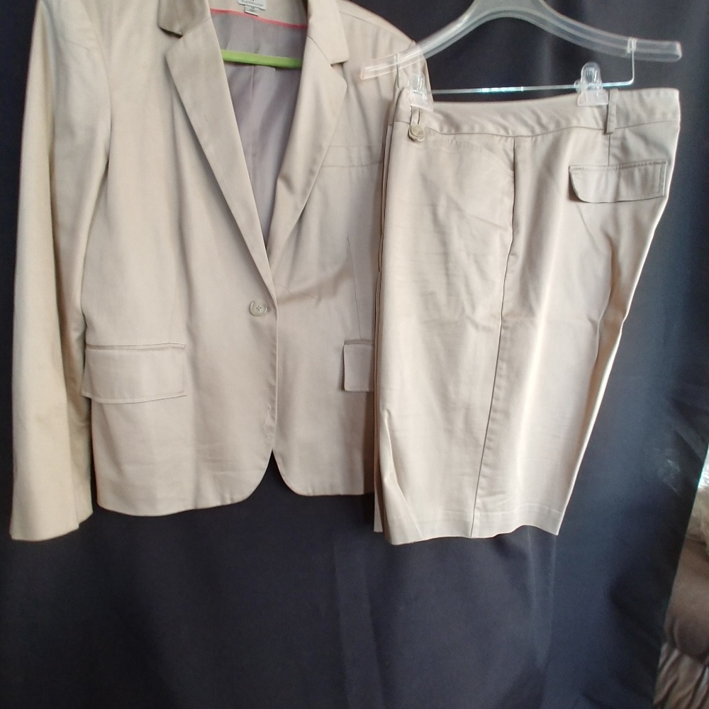 Worthington pre-owned - khaki suit with shorts